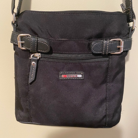 Roots Handbags - 🥳SOLD🥳   Roots bag